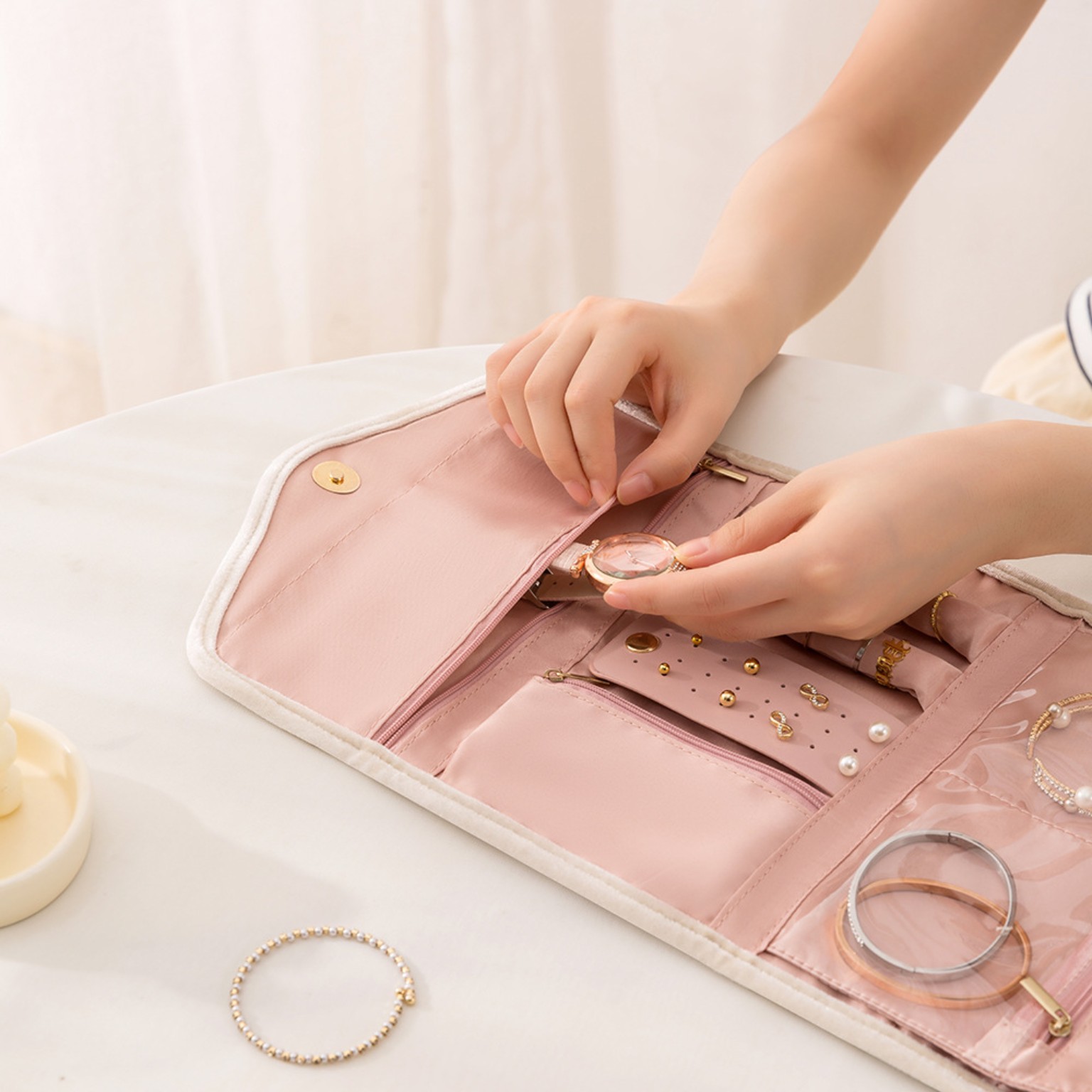 travel necklace bag